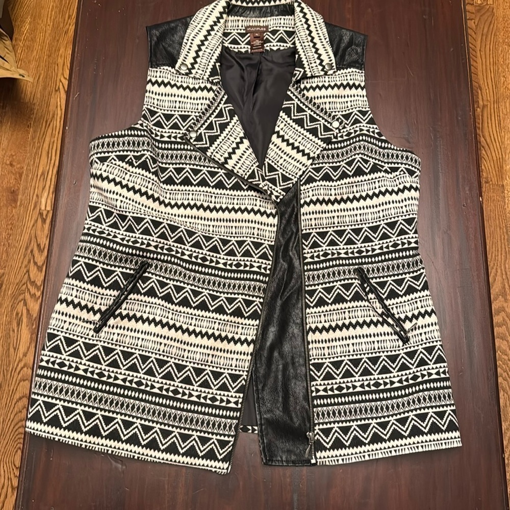 Multiples black and cream western print faux leather accents vest size XL